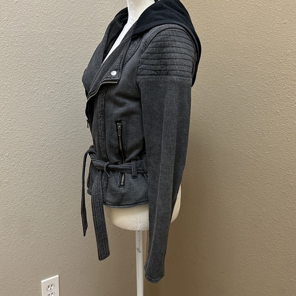 Super adorable soft jacket with hood - Picture 3 of 4